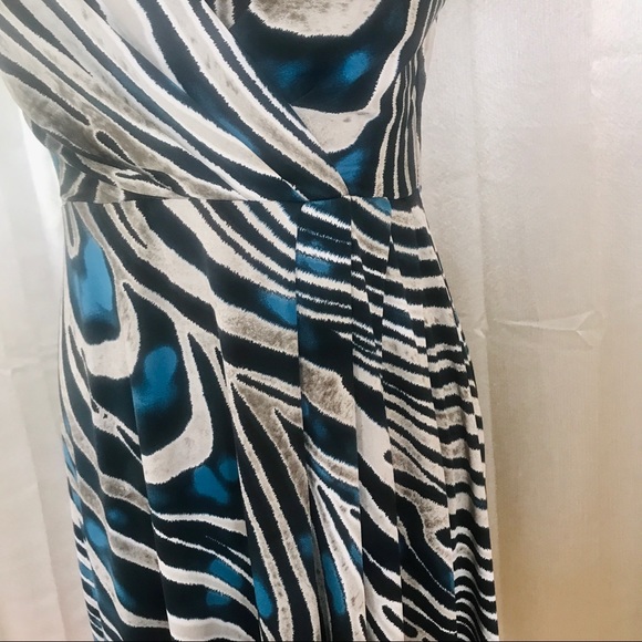 Sandra Darren Dress Size 8 Medium Asymmetrical Hem Stretch Sleeveless Striped. - Picture 12 of 15